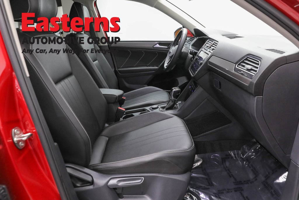 Used 2023 Volkswagen Tiguan SE AWD/4WD image 22