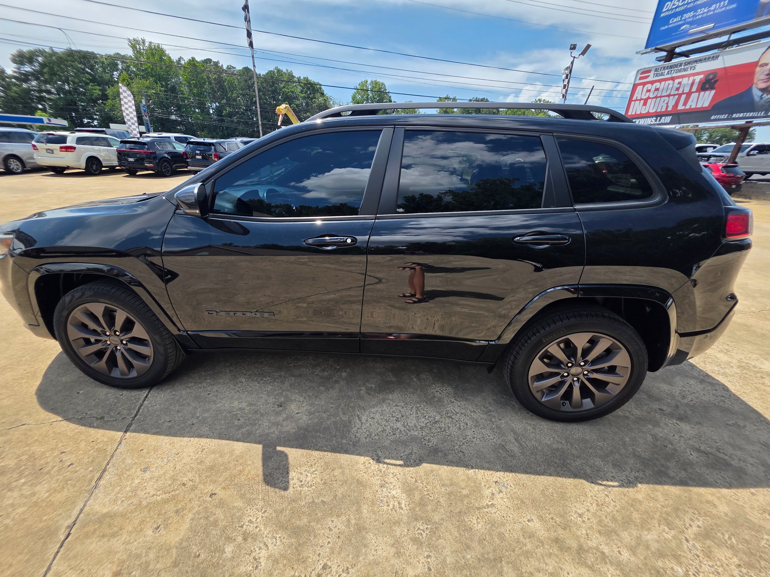 Used 2020 Jeep Cherokee High Altitude AWD/4WD image 8