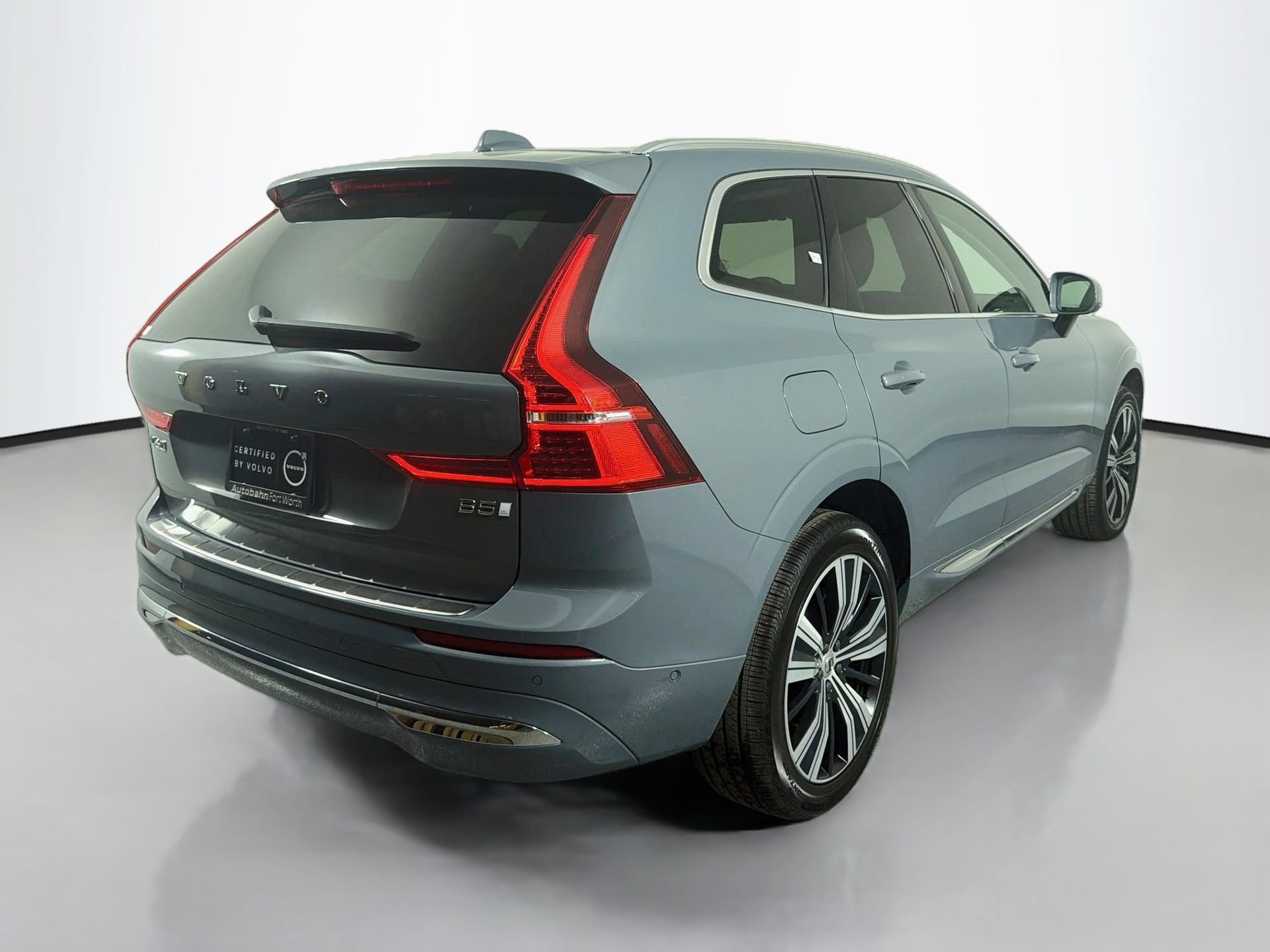Certified 2023 Volvo XC60 B5 Plus w/ Protection Package Premier FWD image 6