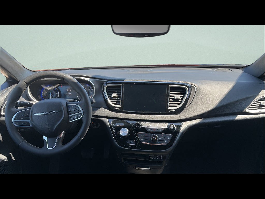Used 2025 Chrysler Pacifica Select FWD image 30