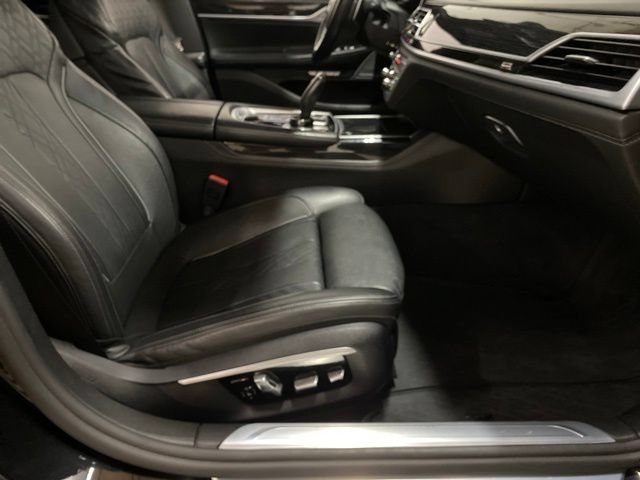 Used 2017 BMW 740i RWD image 91