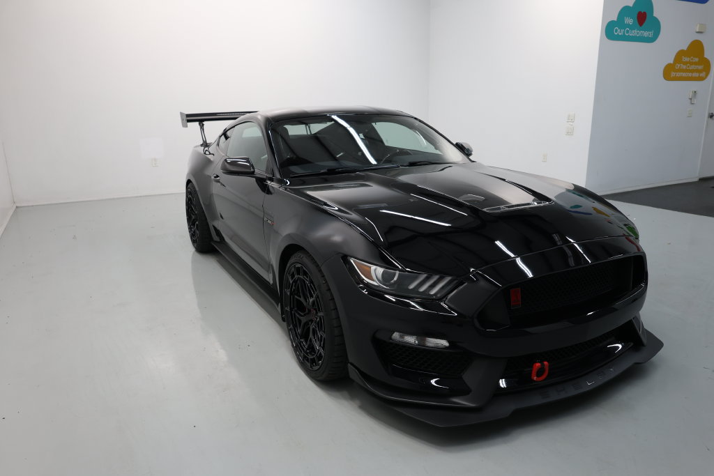 Used 2019 Ford Mustang Shelby GT350R w/ GT350R Equipment Group 920A RWD image 56