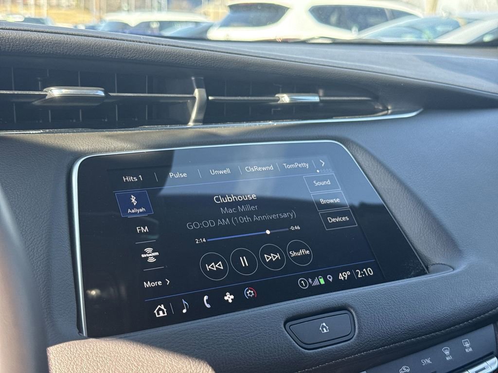 Used 2023 Cadillac XT4 Luxury w/ Cold Weather Package AWD/4WD image 16