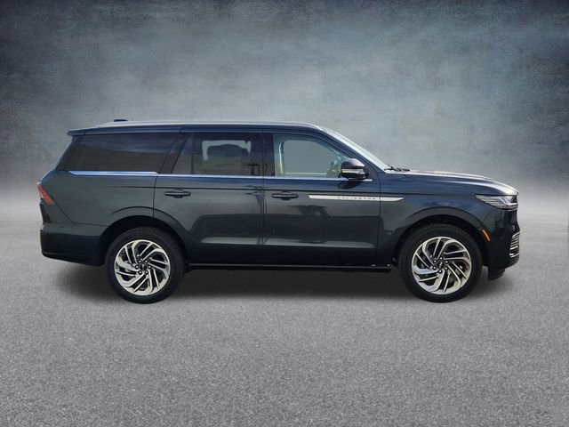 New 2026 Lincoln Navigator Reserve image 8