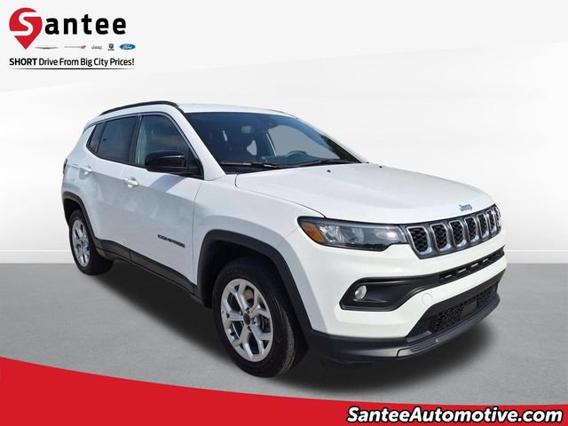 Used 2025 Jeep Compass Latitude AWD/4WD image 1