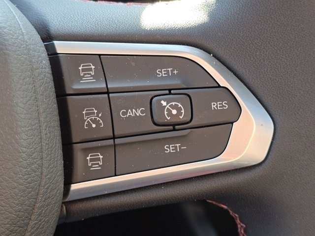 Used 2026 Jeep Compass Trailhawk w/ Sun, Sound & Navigation Group AWD/4WD image 21