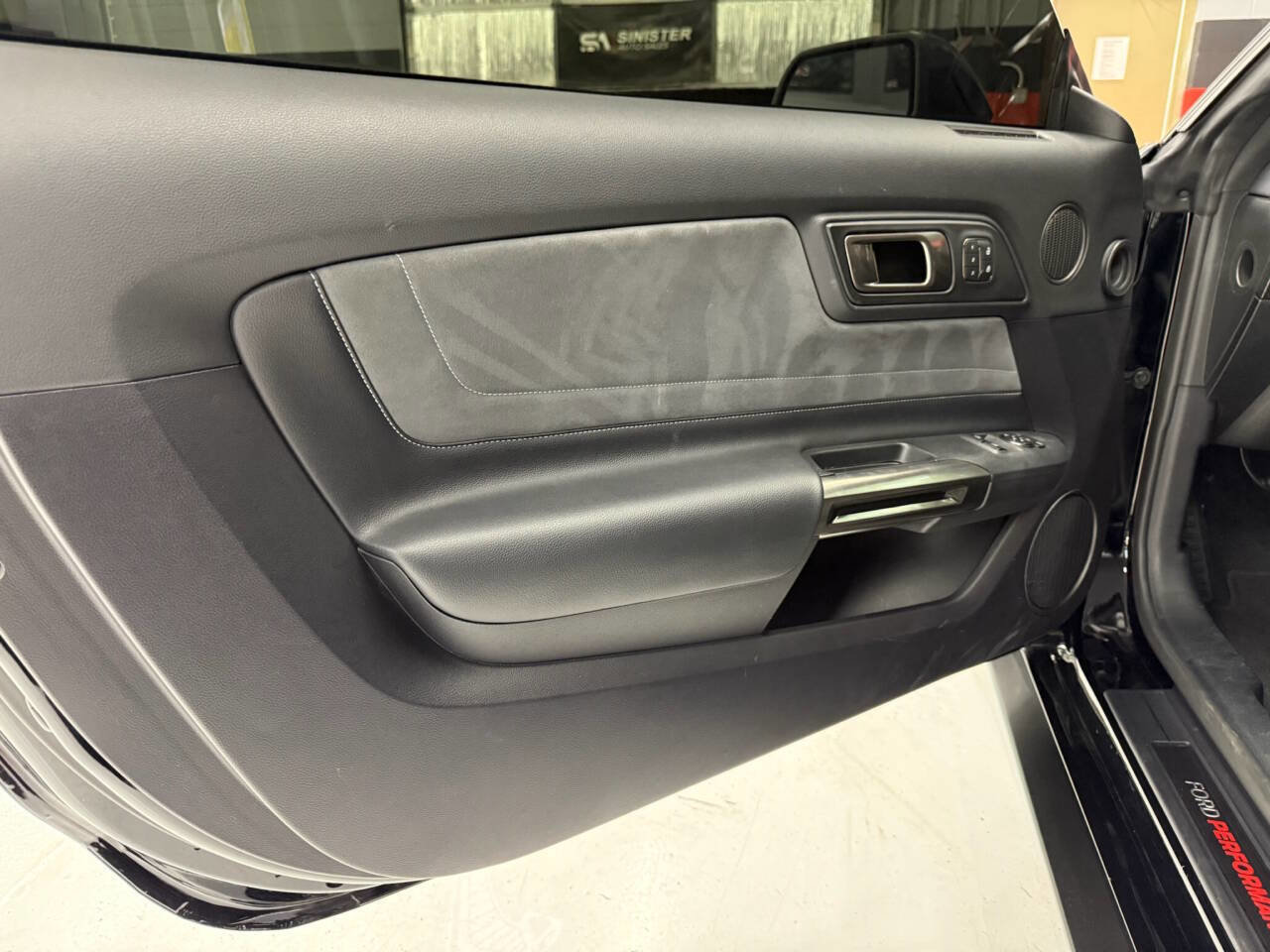 Used 2019 Ford Mustang Shelby GT350 w/ Technology Package image 22