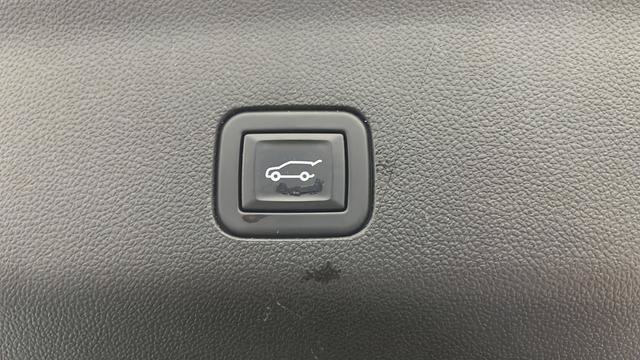 Used 2024 GMC Yukon XL Denali AWD/4WD image 30