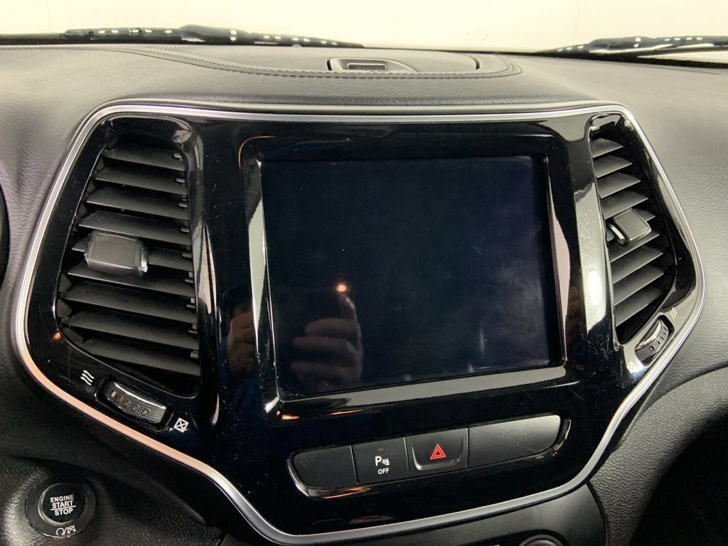 Used 2020 Jeep Cherokee Limited image 12