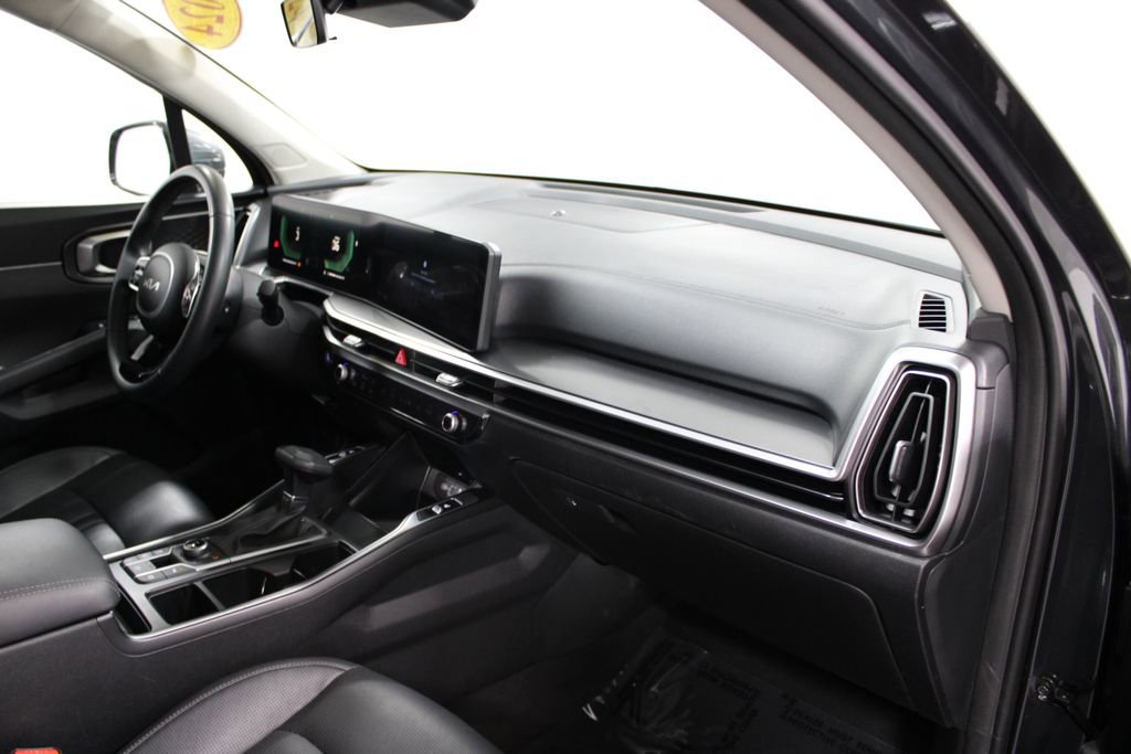 Used 2024 Kia Sorento S image 23