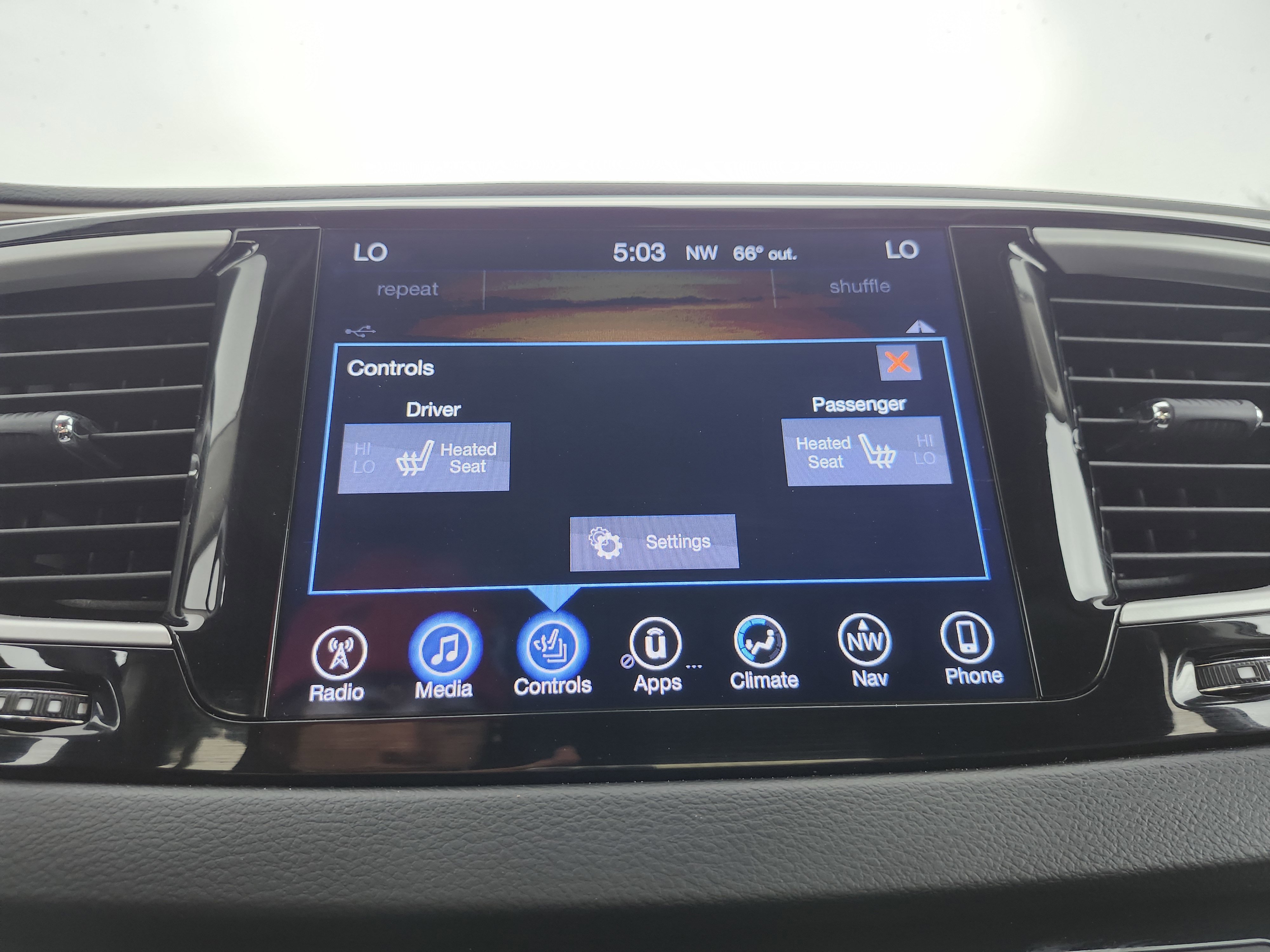 Used 2017 Chrysler Pacifica Touring-L image 28