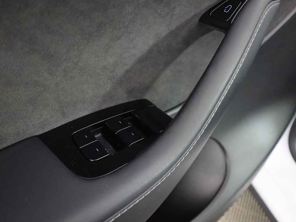 Used 2021 Tesla Model Y Long Range image 37