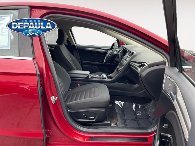 Used 2017 Ford Fusion SE image 19