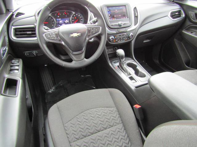 Used 2023 Chevrolet Equinox LT w/ Driver Convenience Package image 2