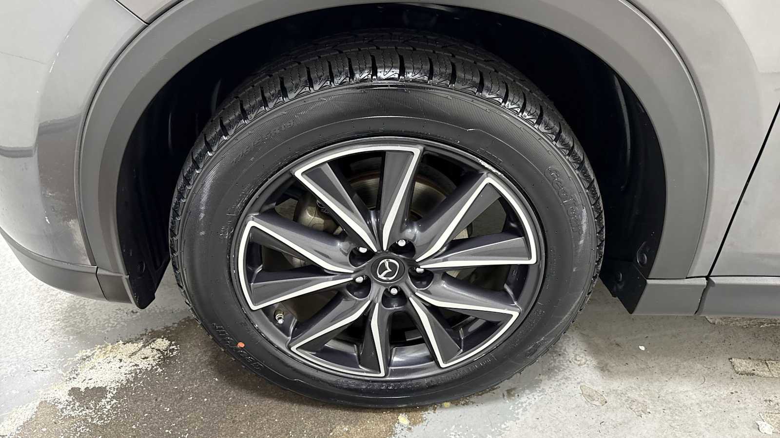 Used 2018 MAZDA CX-5 Touring w/ Preferred Equipment Package image 10