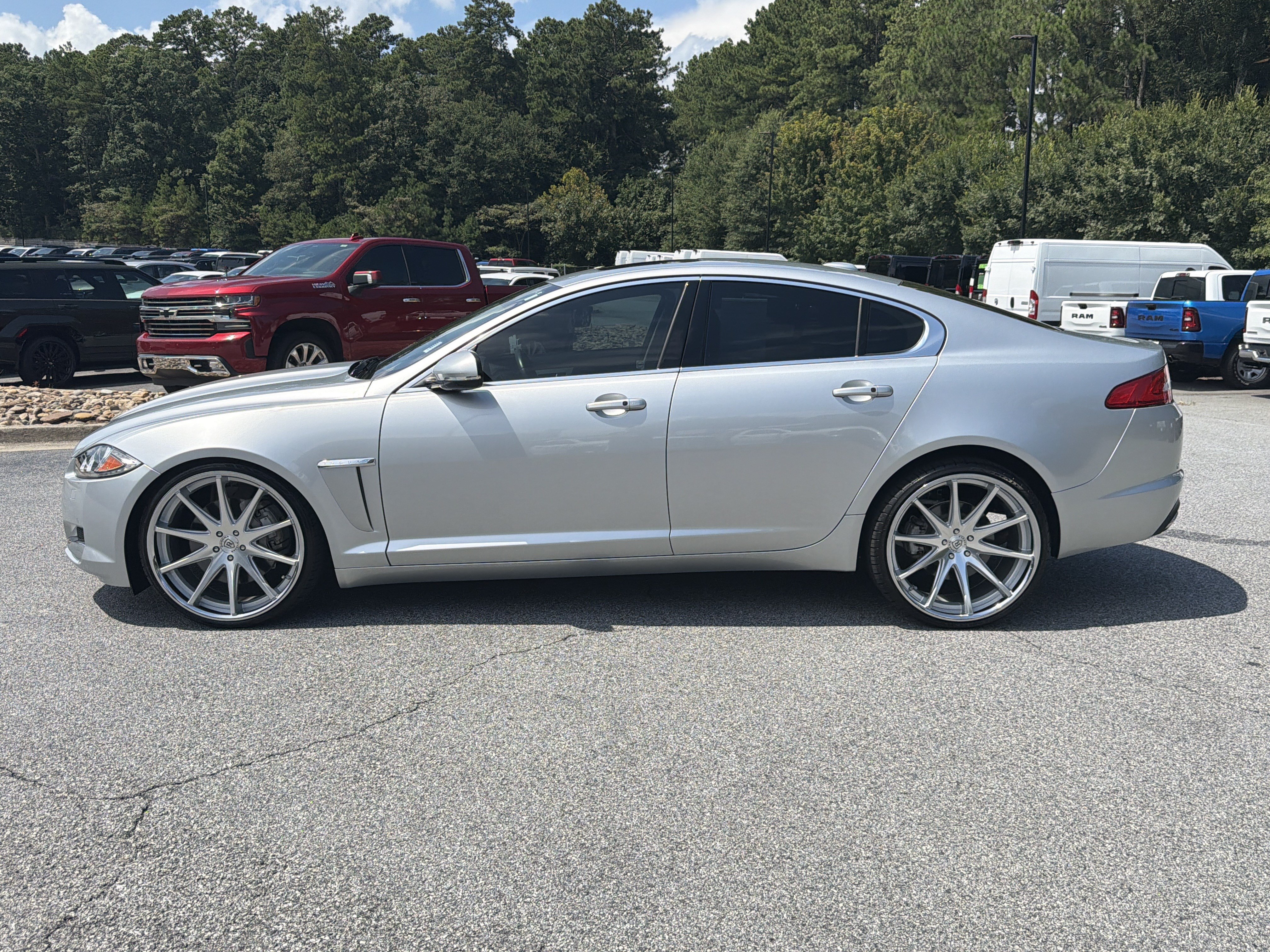 Used 2012 Jaguar XF RWD image 4