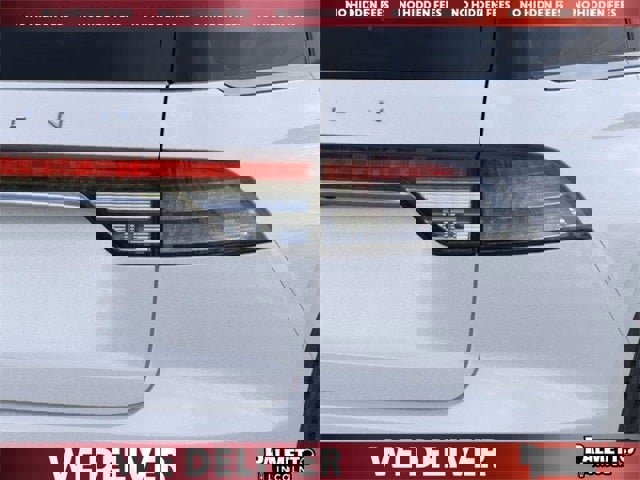 New 2025 Lincoln Aviator AWD image 21