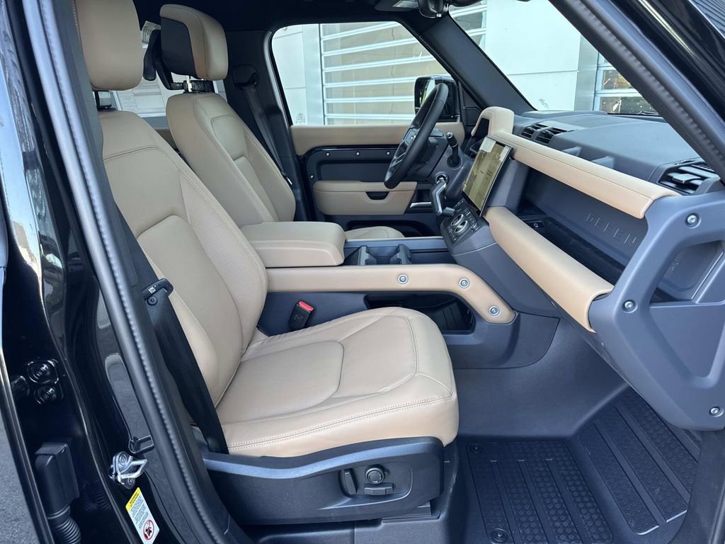 New 2026 Land Rover Defender 110 X-Dynamic SE AWD/4WD image 9