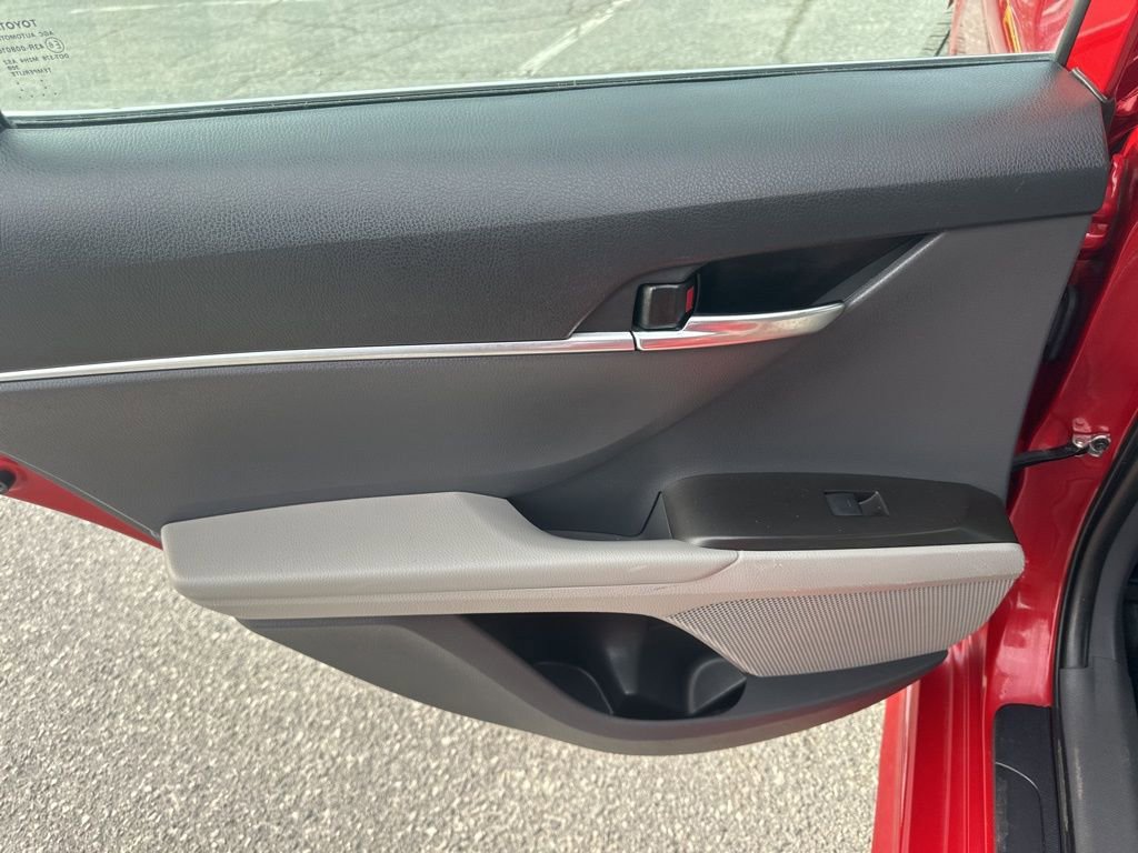 Used 2021 Toyota Camry SE image 24