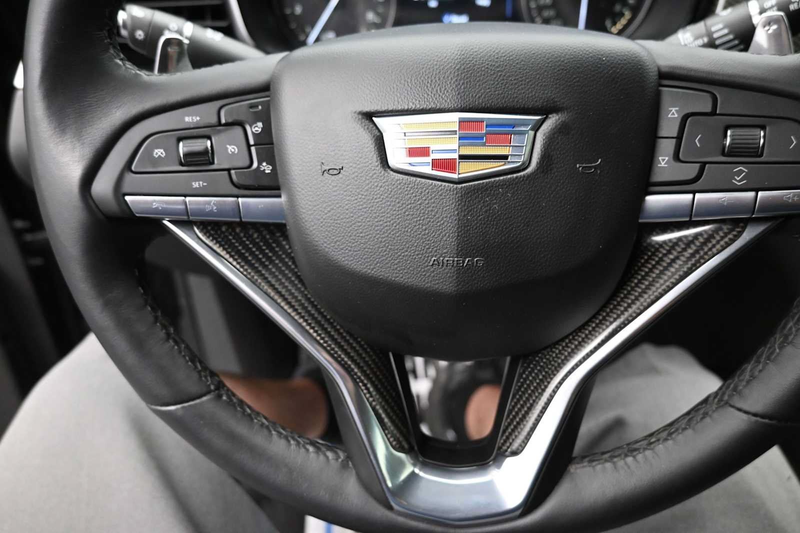 Used 2024 Cadillac XT6 Sport w/ Technology Package AWD/4WD image 17