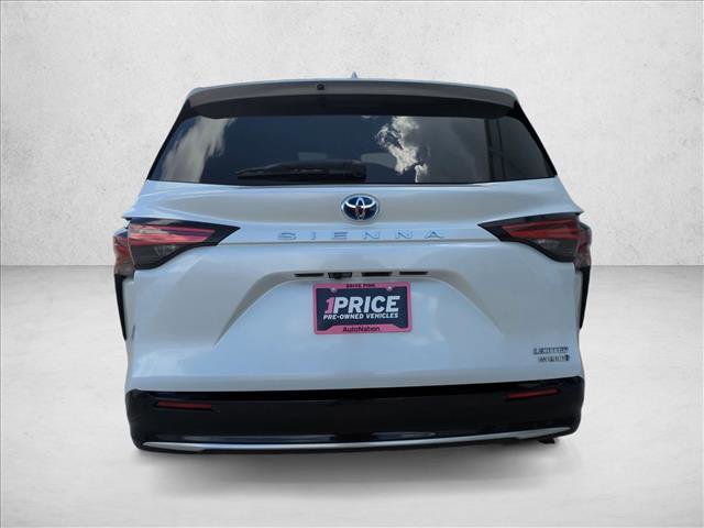 Certified 2024 Toyota Sienna Limited FWD image 8