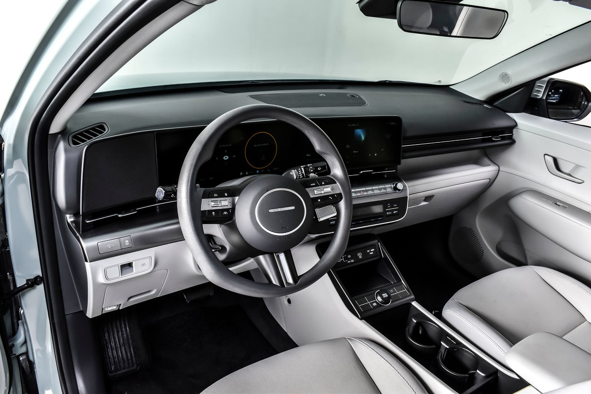 Used 2024 Hyundai Kona SE FWD image 14