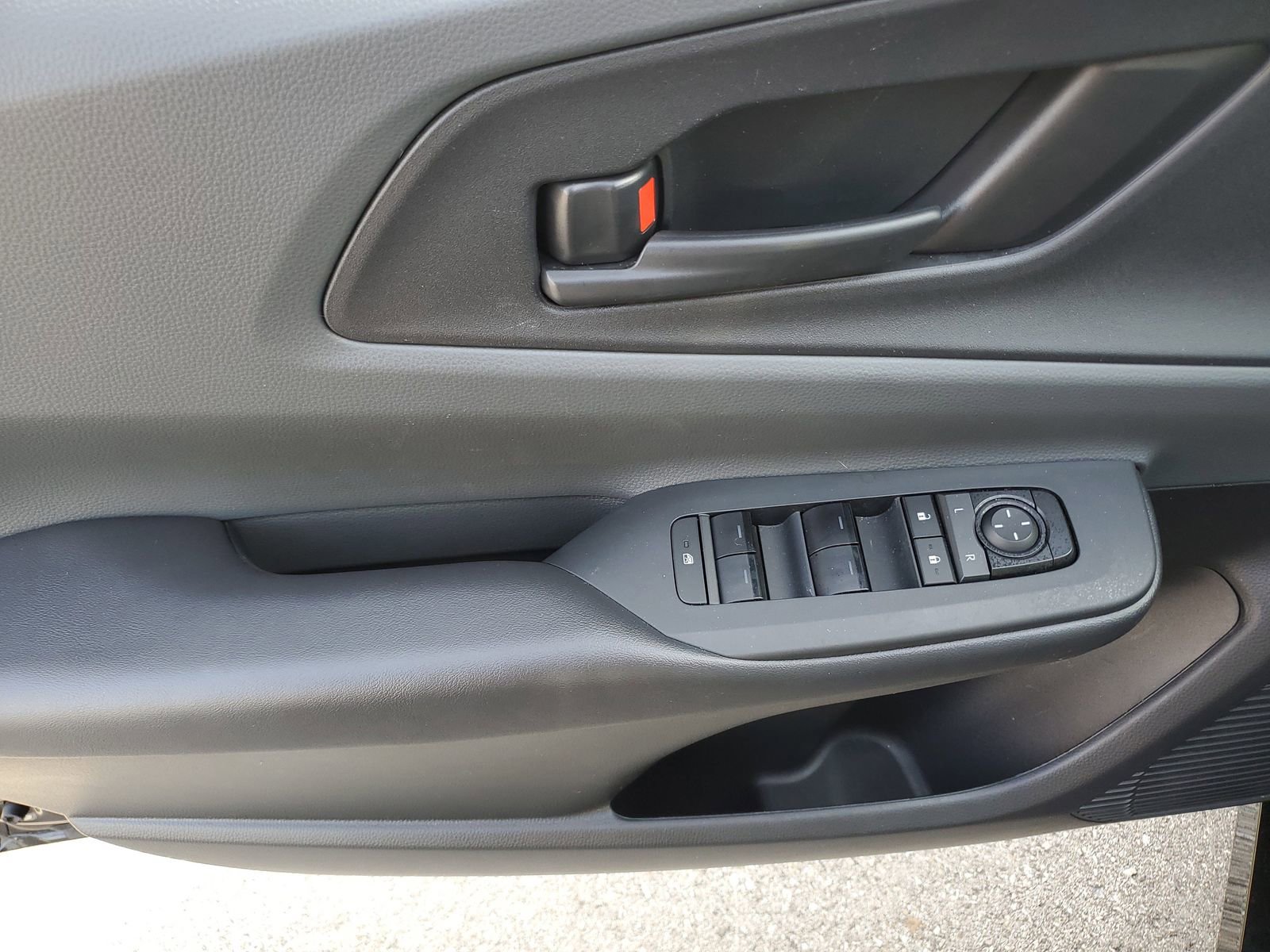Used 2025 Toyota Prius LE image 18