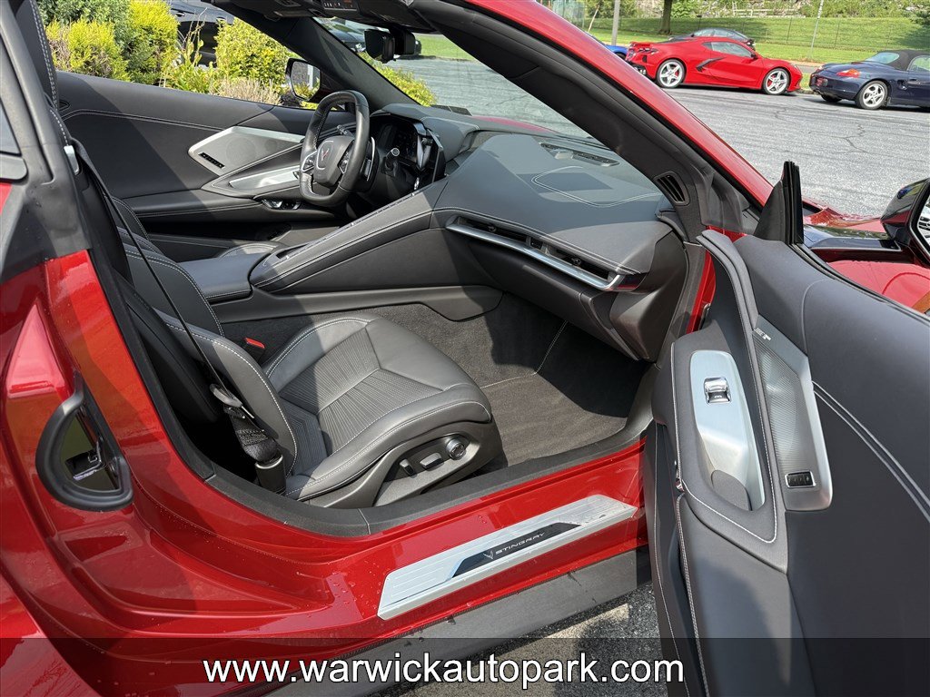 Used 2021 Chevrolet Corvette STINGRAY 2LT Z51 Performance P w/ Z51 Performance Package image 10