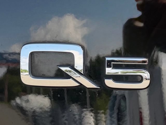 Used 2022 Audi Q5 2.0T Premium Plus w/ Premium Plus Package AWD/4WD image 9