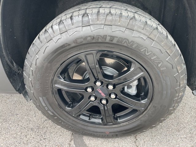 Used 2023 GMC Acadia AT4 w/ Technology Package image 12