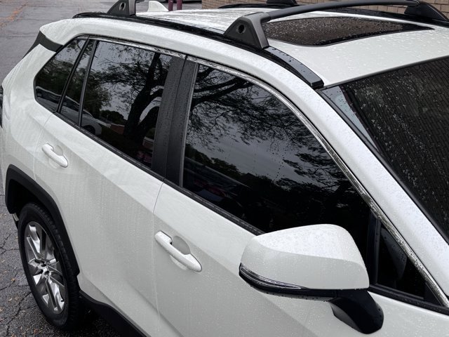 Used 2021 Toyota RAV4 XLE Premium image 6