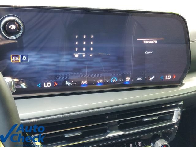 Used 2025 Chevrolet Traverse LT w/ Driver Confidence Package FWD image 27
