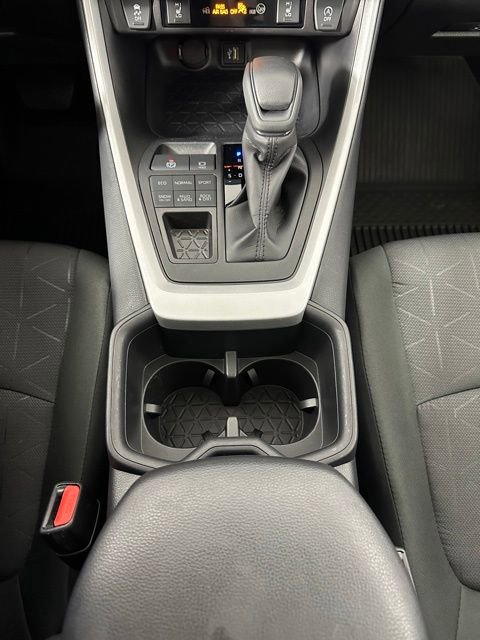 Used 2025 Toyota RAV4 XLE w/ Convenience Package image 18