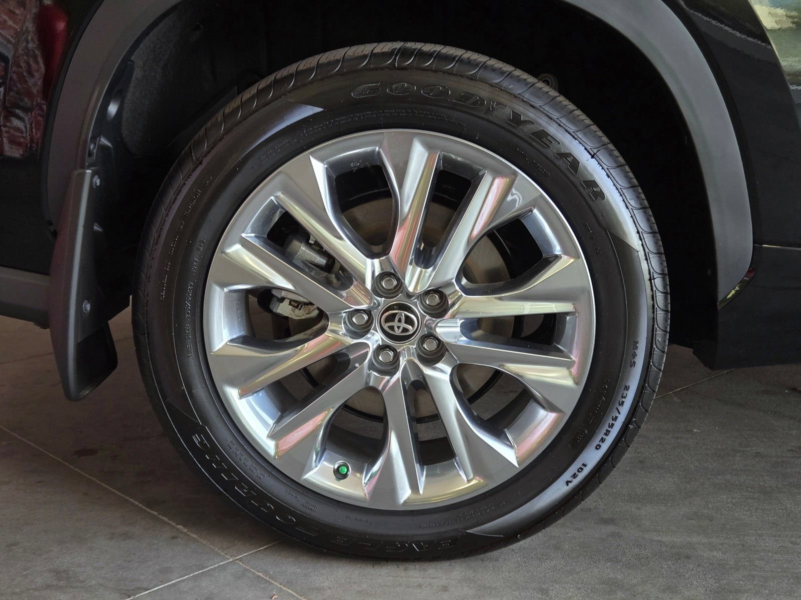 Certified 2026 Toyota Highlander Limited AWD/4WD image 5