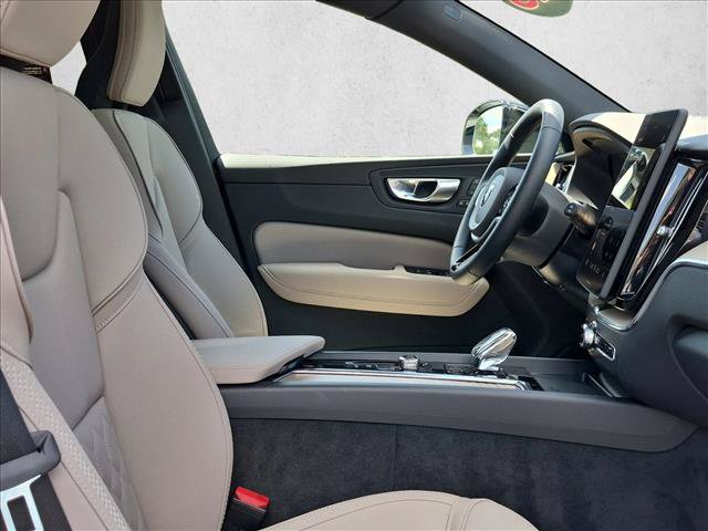 Used 2026 Volvo XC60 B5 Core AWD/4WD image 23