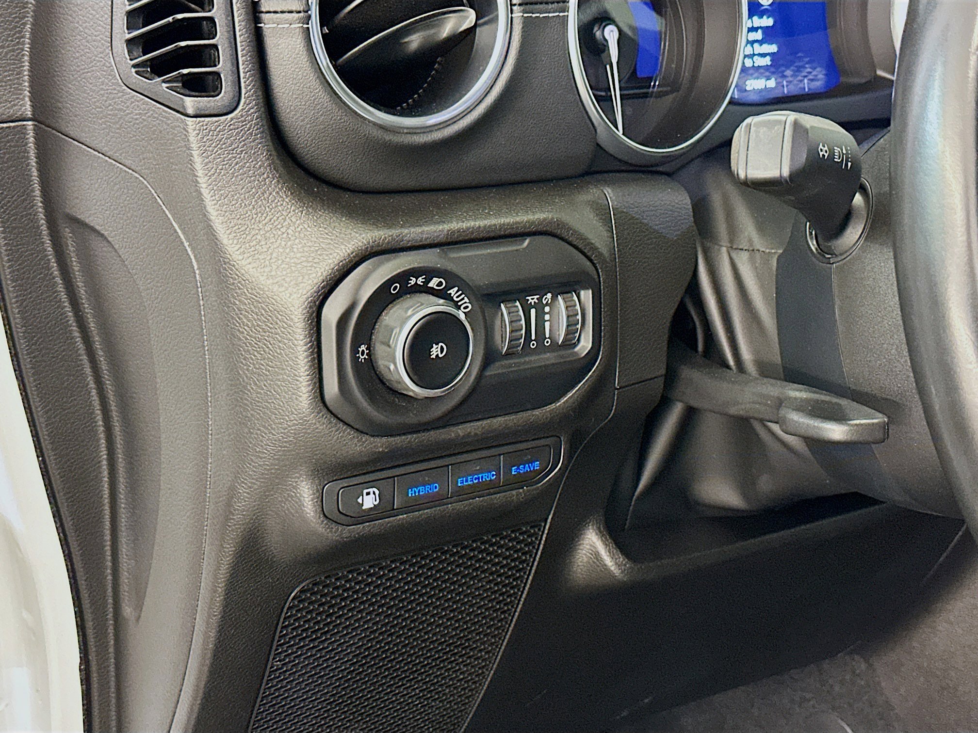 Used 2022 Jeep Wrangler Sahara AWD/4WD image 17