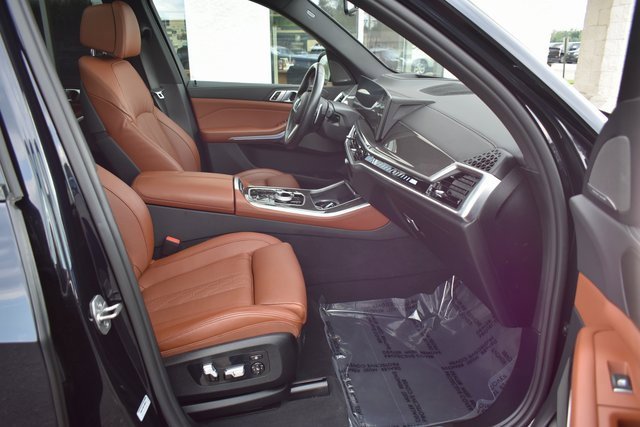 Used 2024 BMW X5 M60i image 49