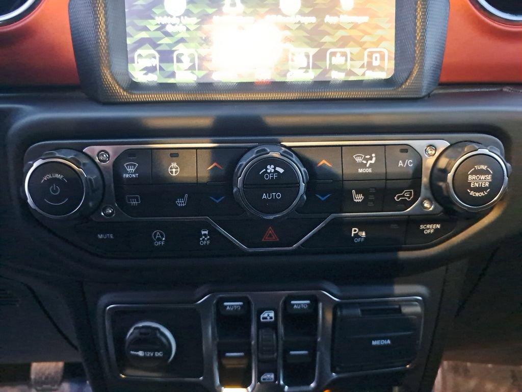 Used 2019 Jeep Wrangler Unlimited Rubicon w/ Dual Top Group image 21