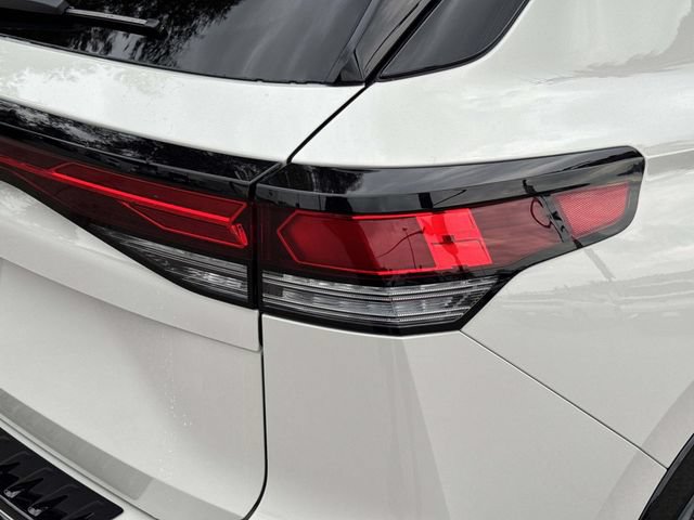 New 2026 Volkswagen Tiguan SE R-Line FWD image 28