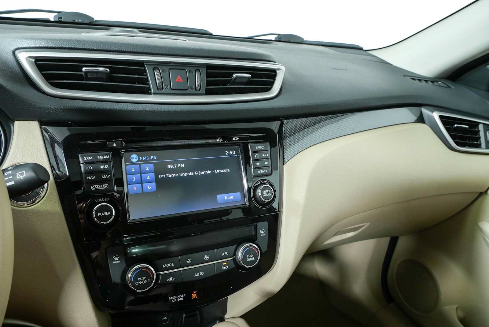 Used 2014 Nissan Rogue SL w/ SL Premium Package FWD image 12