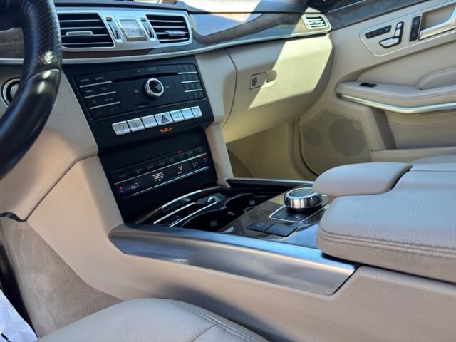 Used 2016 Mercedes-Benz E 350 4MATIC Sedan image 20