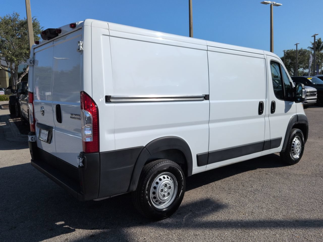Used 2025 RAM ProMaster 2500 w/ Convenience Group FWD image 5