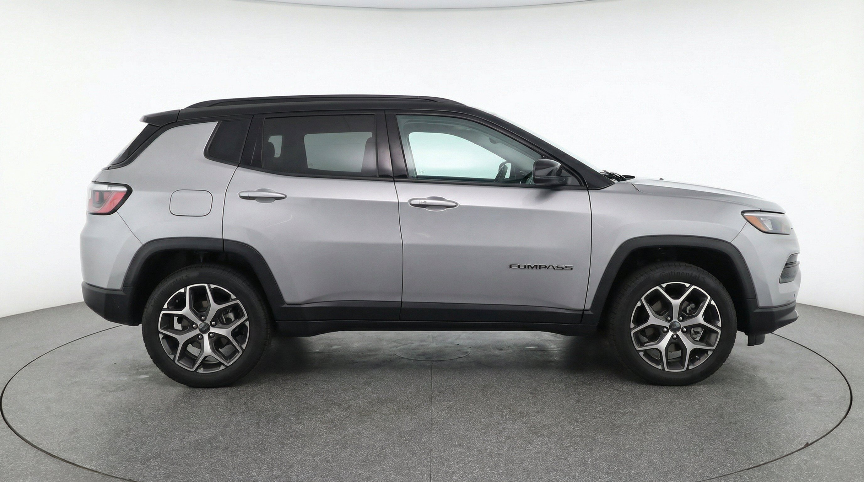 Used 2025 Jeep Compass Limited AWD/4WD image 11