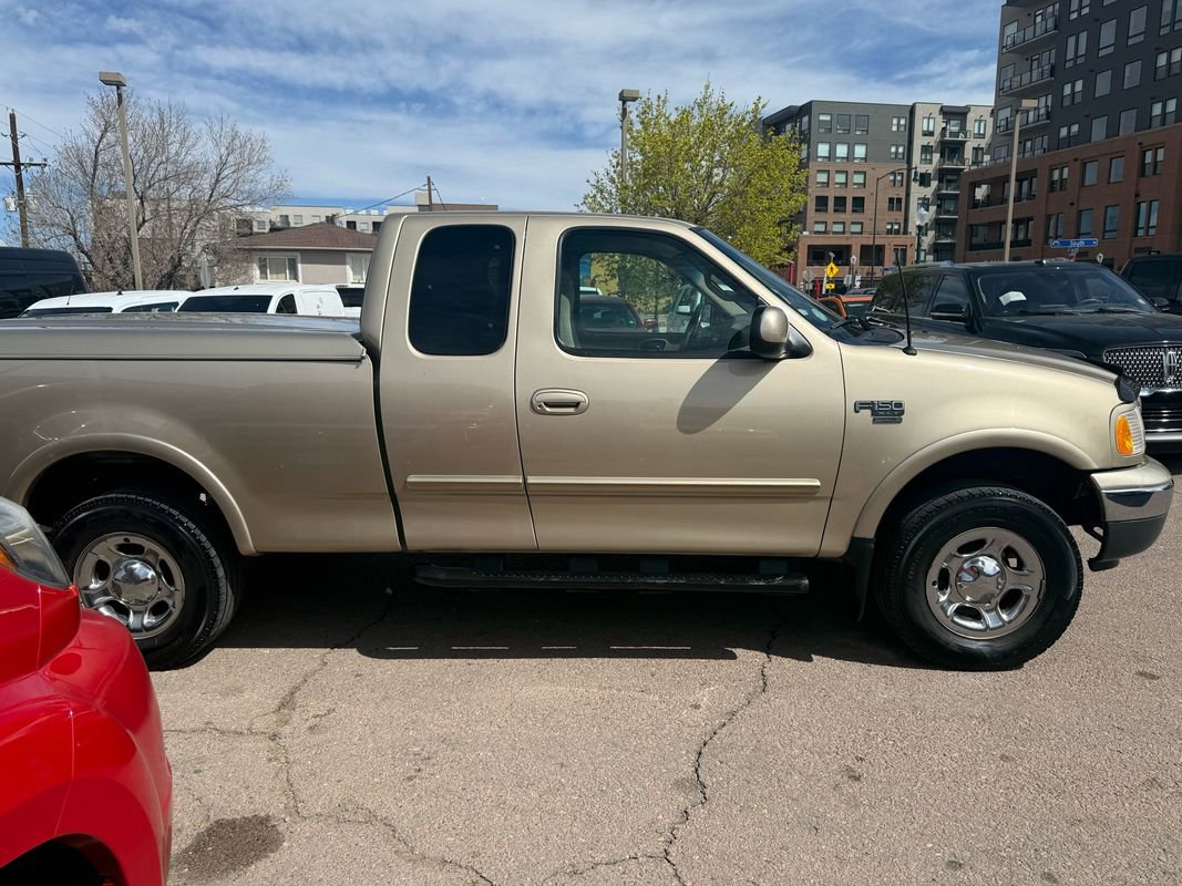 Used 1999 Ford F150 XLT image 2