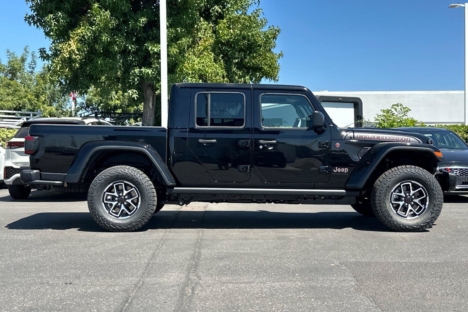 New 2026 Jeep Gladiator Rubicon AWD/4WD image 2