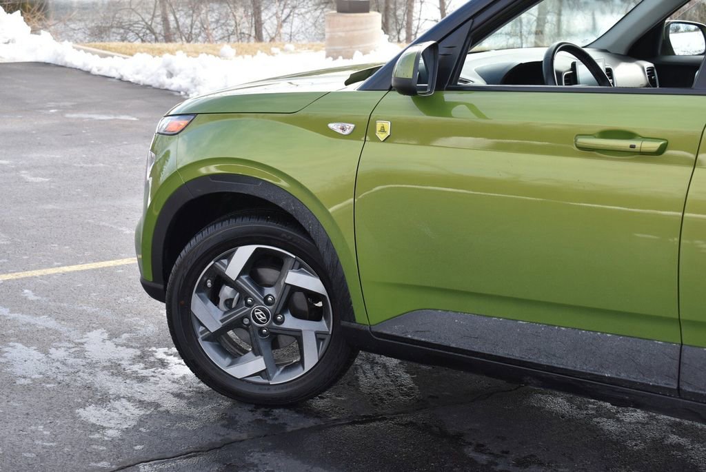 Used 2024 Hyundai Venue SEL image 9