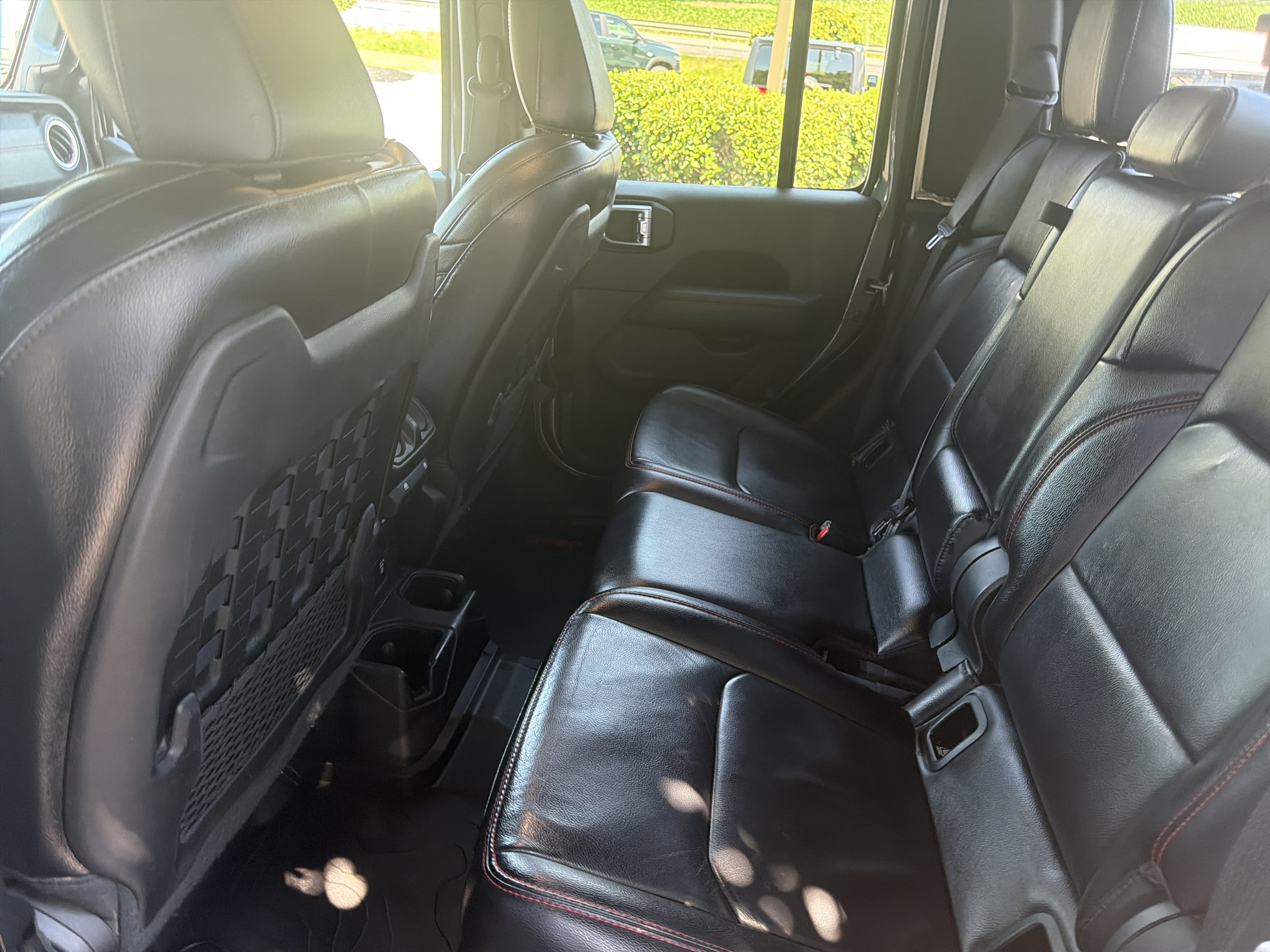 Used 2020 Jeep Gladiator Rubicon w/ Advanced Safety Group AWD/4WD image 13