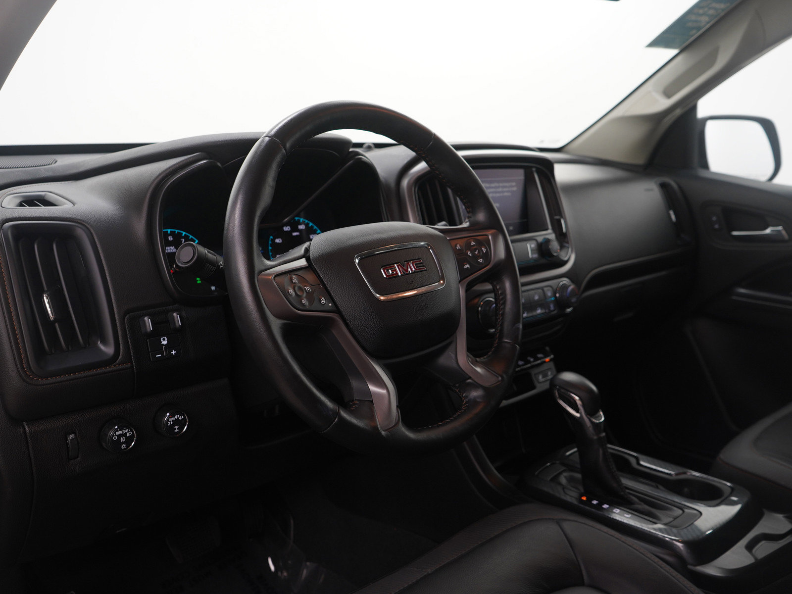 Used 2022 GMC Canyon AT4 w/ Trailering Package image 18