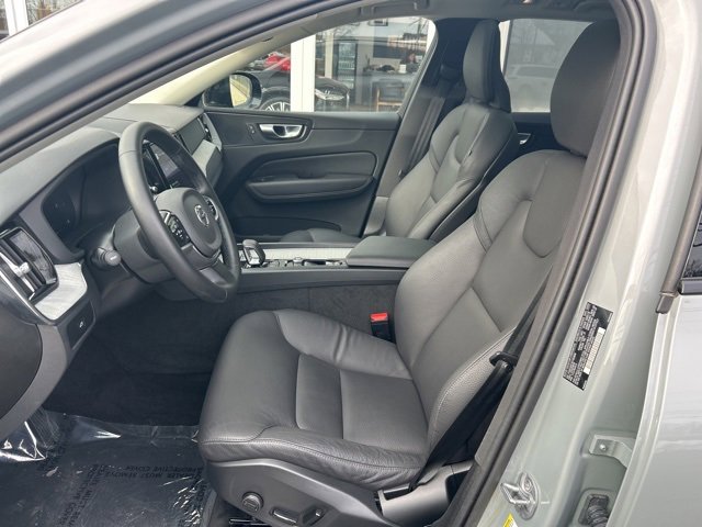 Certified 2025 Volvo XC60 B5 Plus image 17
