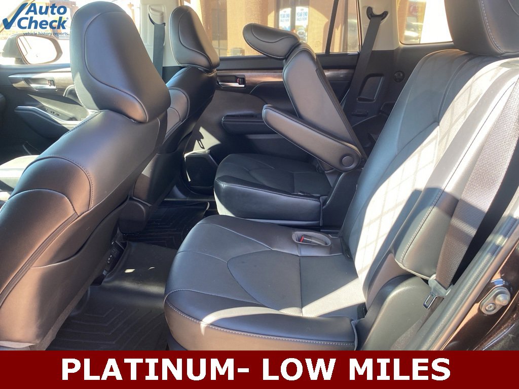 Used 2022 Toyota Highlander Platinum image 19